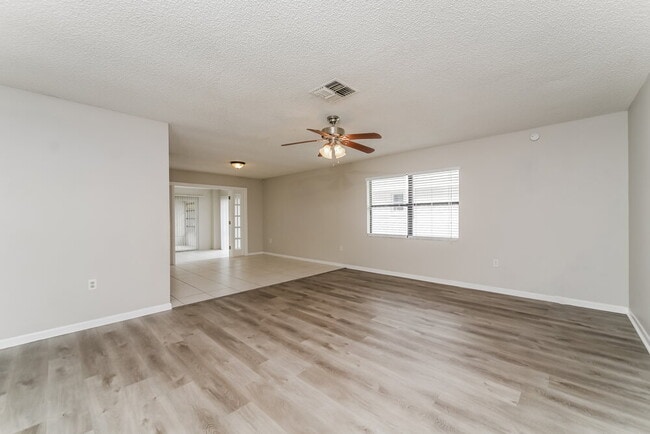 Photo - 411 Greenfield Rd