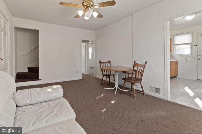 Photo - 4806 Hollywood Rd