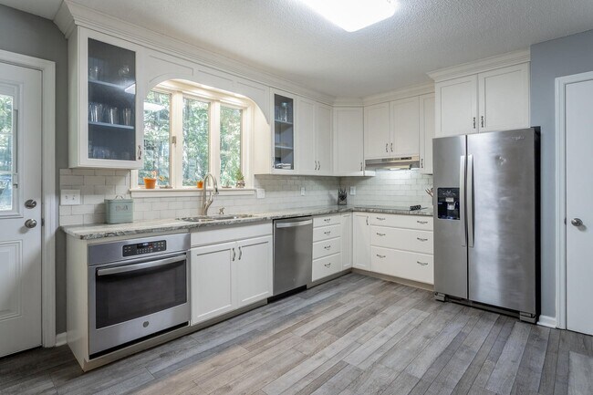 Photo - 819 Skyline Park Dr