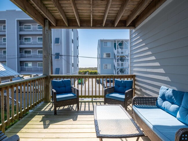 Building Photo - Sea Drift Carolina Breezin' @ 208 Carolina Beach Ave S #102 Unit 102