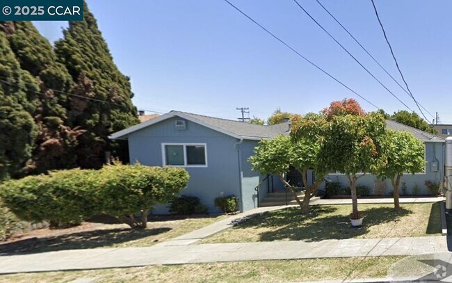 Building Photo - 2764 21st St Rental