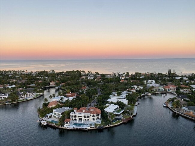 Building Photo - 3802 NE 207th St Unit 1204