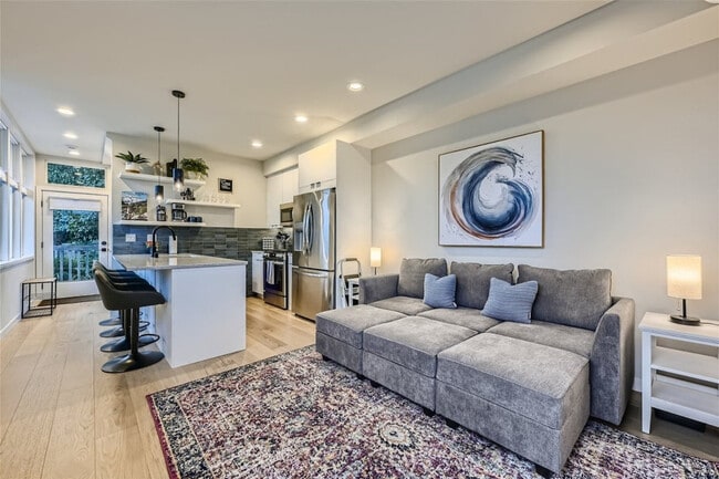 Building Photo - 4306A Wallingford Ave N Unit SI FL4-ID1035902P