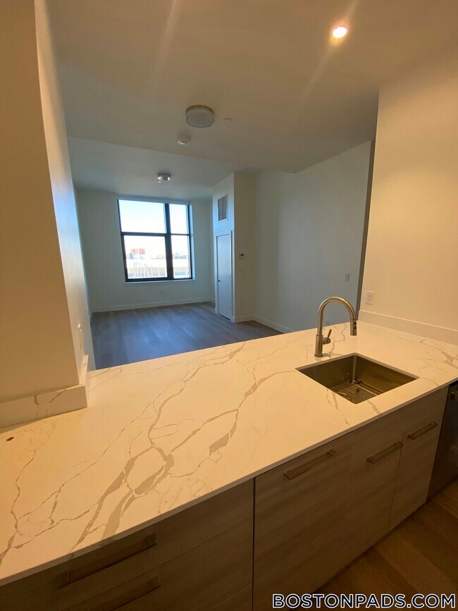 Photo - 1079 Commonwealth Ave Unidad 409