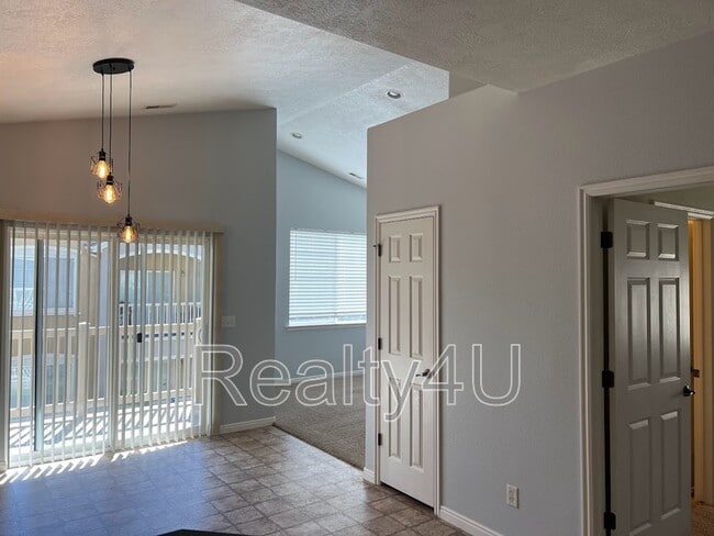 Photo - 1607 W 110 N