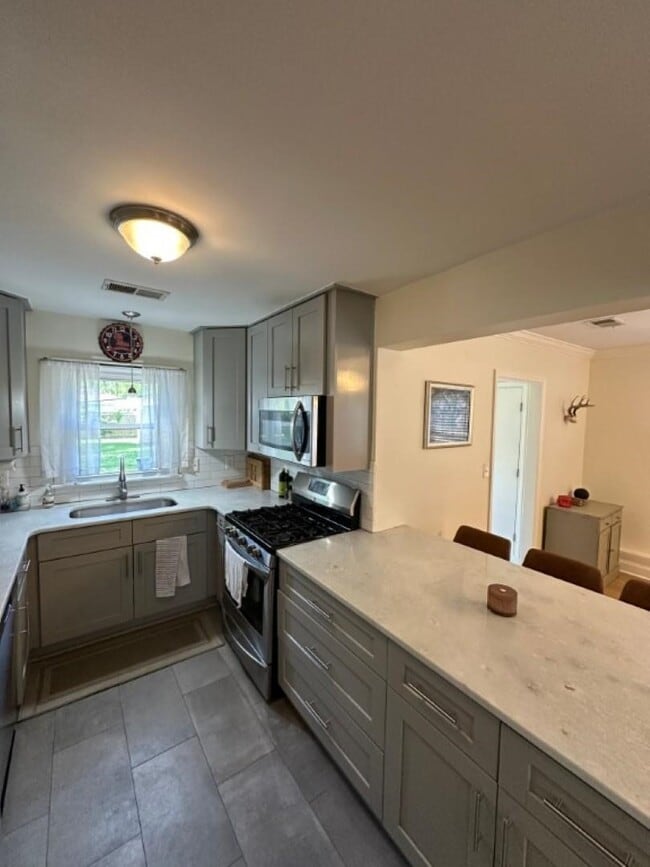 Photo - 1221 W Perkins Rd