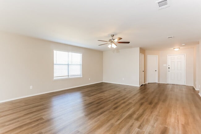 Photo - 421 Fawn Hill Dr
