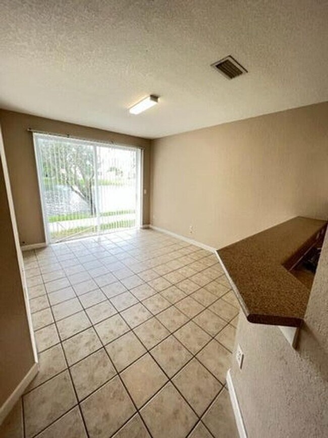 Photo - 2261 Shoma Dr