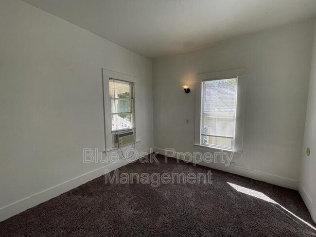 Photo - 960 Salem St Unit #B