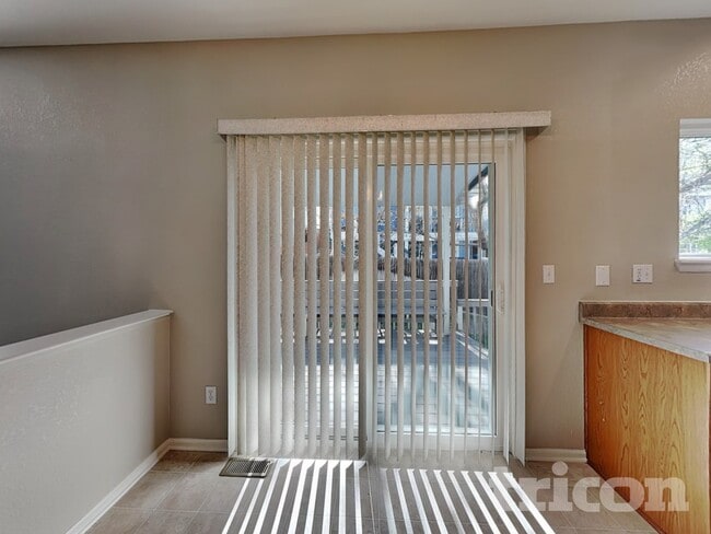Photo - 4843 S Liverpool Cir