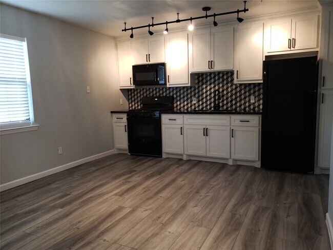 Photo - 1503 Ryon St