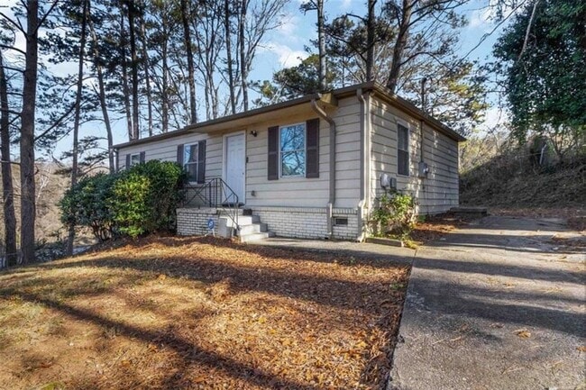 Photo - 2361 Swallow Cir SE