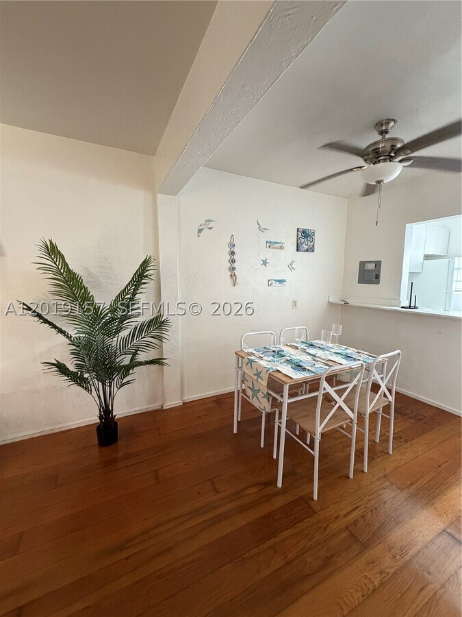 Photo - 1551 Michigan Ave Unit 4