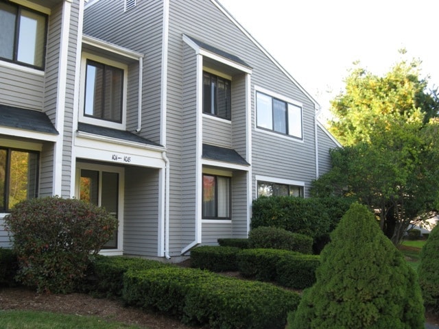 Well maintained complex - 107 Hilltop Dr Unit 107