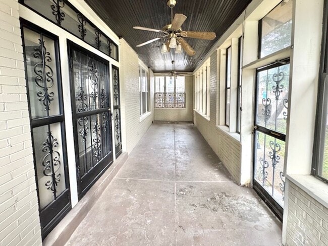 Photo - EvergreenStreet111 Unit 1