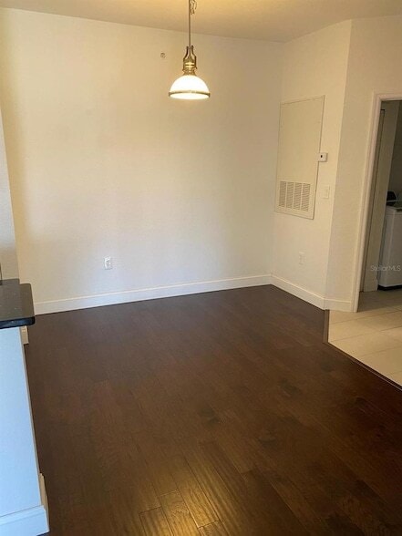 Photo - 5475 Vineland Rd Unit 8311