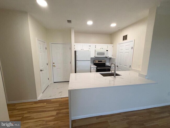 Photo - 1521 Spring Gate Dr. Unit 10309