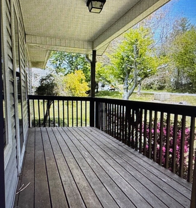 Photo - 18 Grove Hills Dr