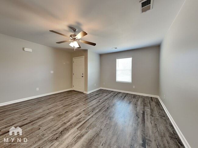 Photo - 816 The Heights Ln