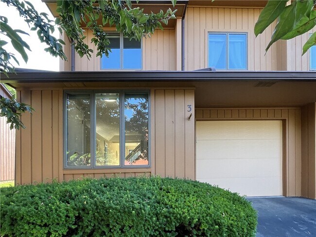 Photo - 3 Treetop Dr