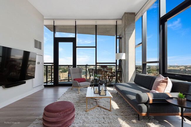 Building Photo - 730 N Milwaukee Ave Rental