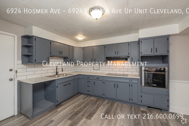 Building Photo - Newly Renovated Cleveland Duplex Rental