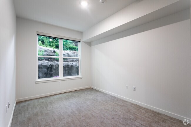 1BR, 1BA - 607 SF