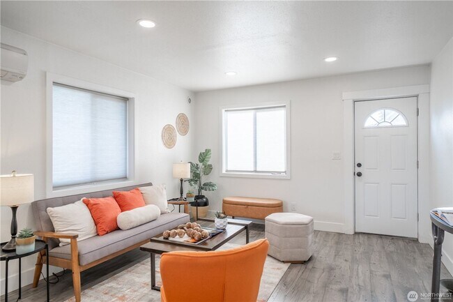 Photo - Cushman Unit 2135