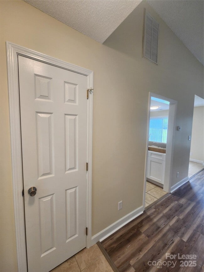 Photo - 403 Winecoff St
