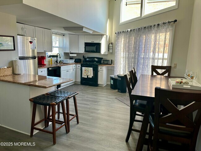 Photo - 559 Tarpon Ave