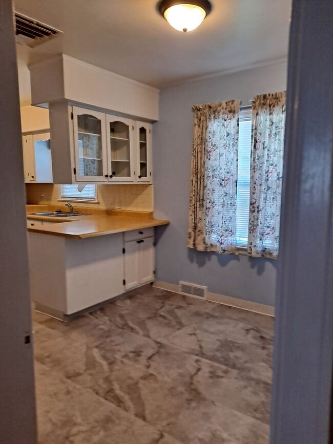 Photo - ALL PROSPECTIVE TENANTS MUST SUBMIT A $58 NON-REFUNDABLE APPLICATION FEE PER APPLICANT ONLINE AND...