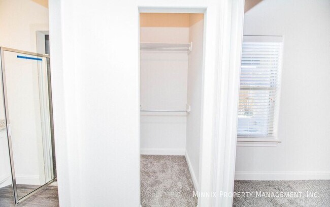 Photo - 1609 102nd St