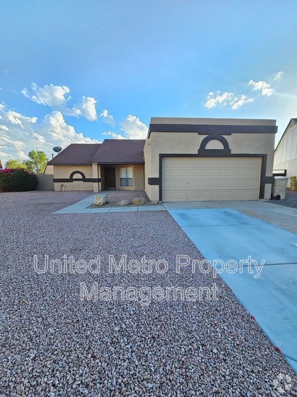 Building Photo - 7423 W Sierra Vista Dr Rental