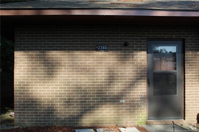 Building Photo - 2380 Oak St Rental