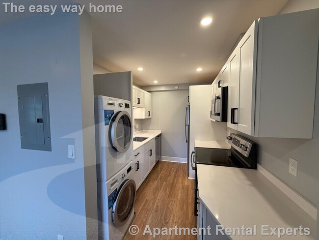 Building Photo - 132 Sherman St Rental