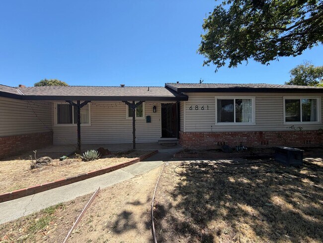 Photo - 3 Bedroom | 2 Bathroom | Single family home in Golf Course Terrace