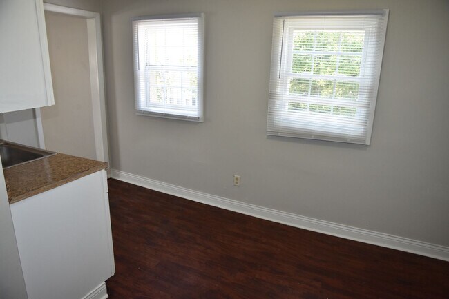 Photo - 1694 S Washington Ave Unidad 1694 S Washington Avenue B