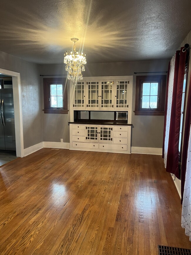 Photo - 3715 Warren Ave