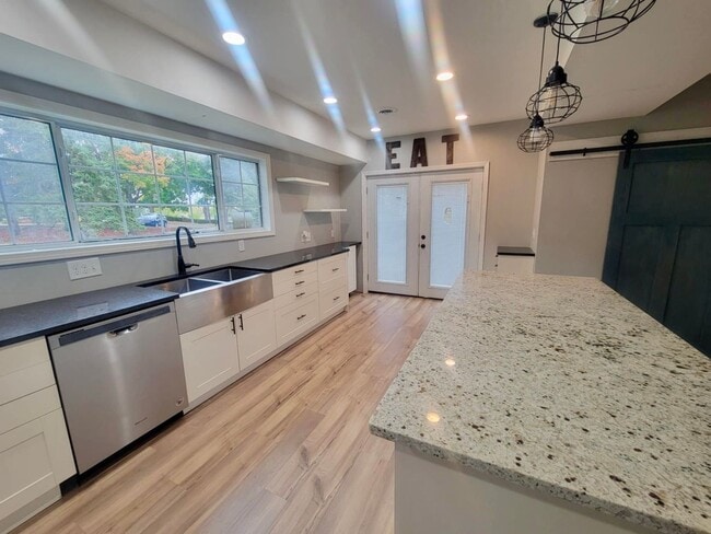 Bright, Modern, and Beautifully Updated 3 ... - Bright, Modern, and Beautifully Updated 3 ...