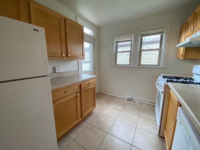 Photo - Available for Immediate Move In. Short term rental. Lease will end July 27, 2026 w/option to r...