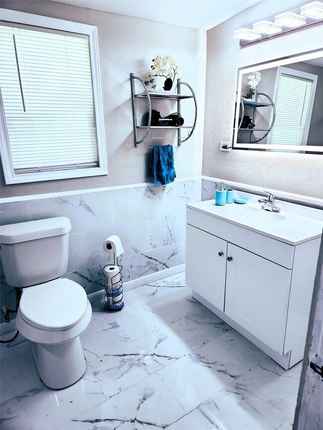 Photo - 2605 Avenue Q