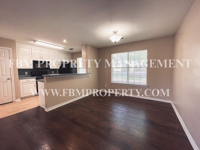 Photo - 505 E Burnett St