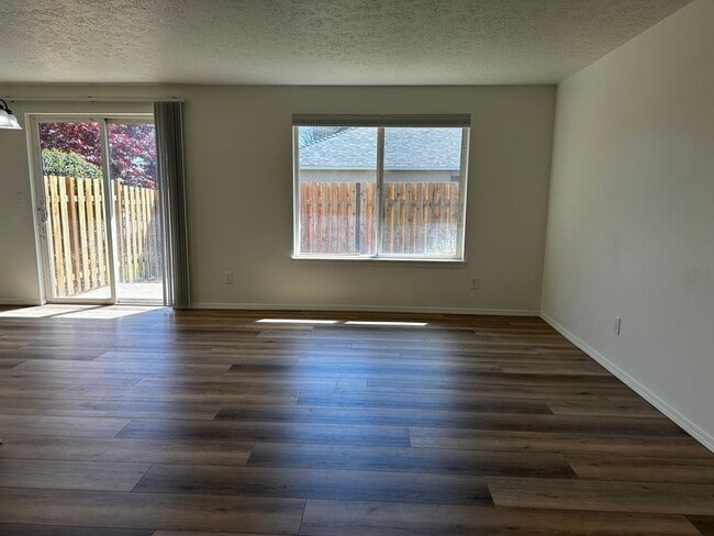 Photo - Two Bedroom Two Bath Duplex Newly Renovated Unidad 1324