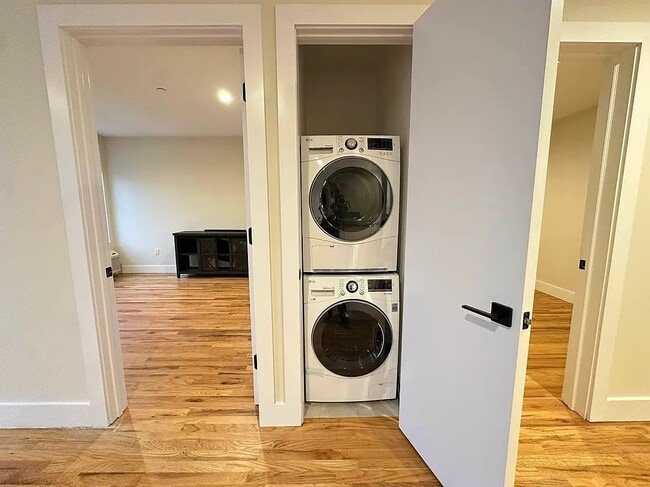 Photo - University Avenue