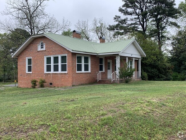 Building Photo - 3 bed 1 bath brick home in the heart of Pi...