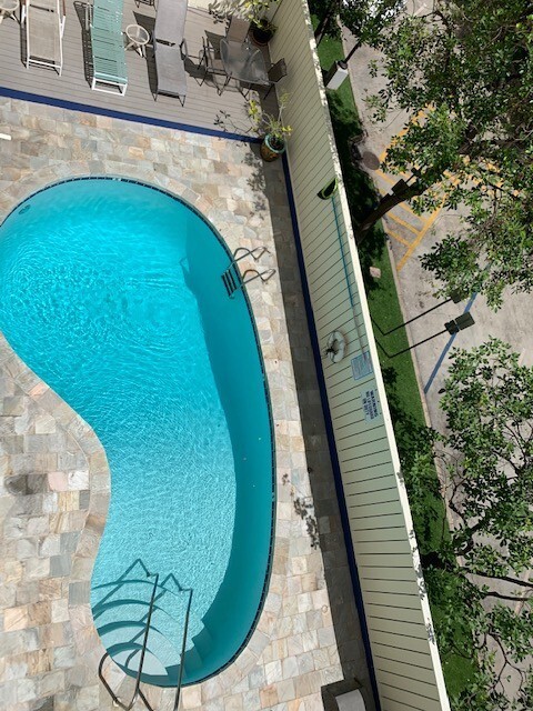 Building Photo - Waikiki Twin Towers - Great location in he... Unit B-43 Rental