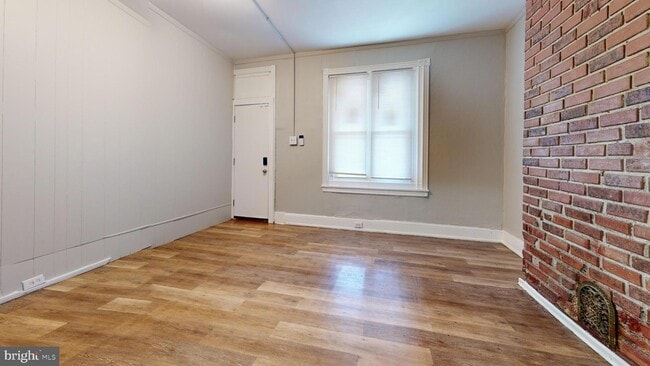 Photo - 5139 Ludlow St