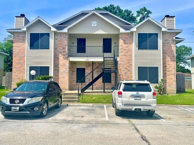 Building Photo - 2220 Millstone Dr Unit 2220 C Rental