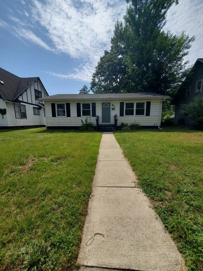 Spacious Four Bedroom Two Bath Home in Ben... - Spacious Four Bedroom Two Bath Home in Ben...