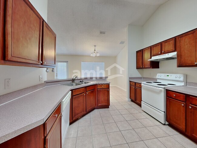 Photo - 648 Winding Lake Dr